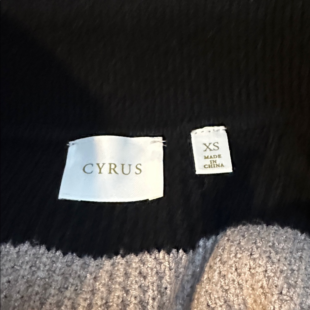 Cyrus Sweater - Picture 3 of 3